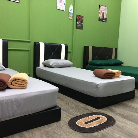 Albergue Ny Tropical Backpackers Desaru Exterior foto