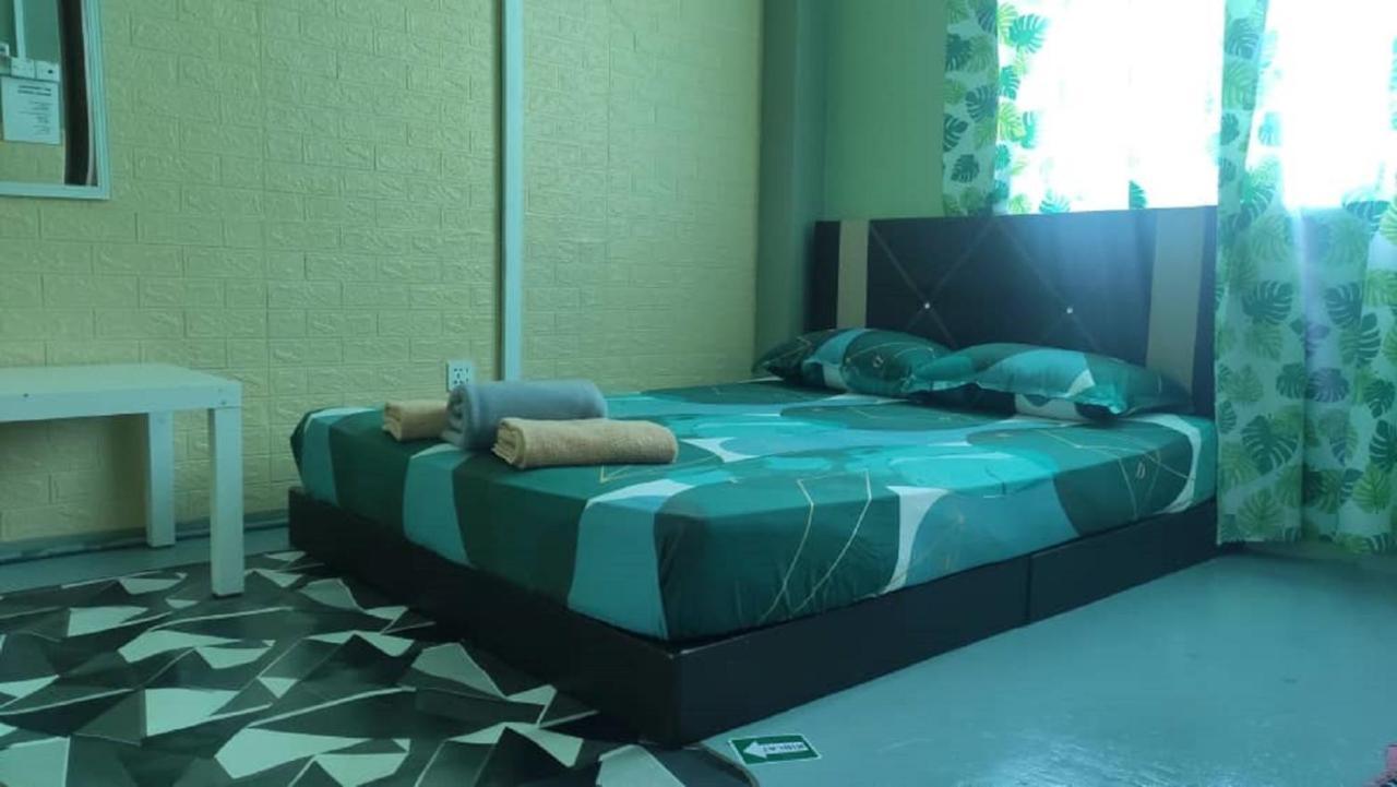 Albergue Ny Tropical Backpackers Desaru Exterior foto